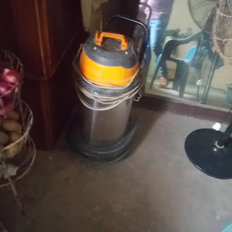 vacuum cleaner 1