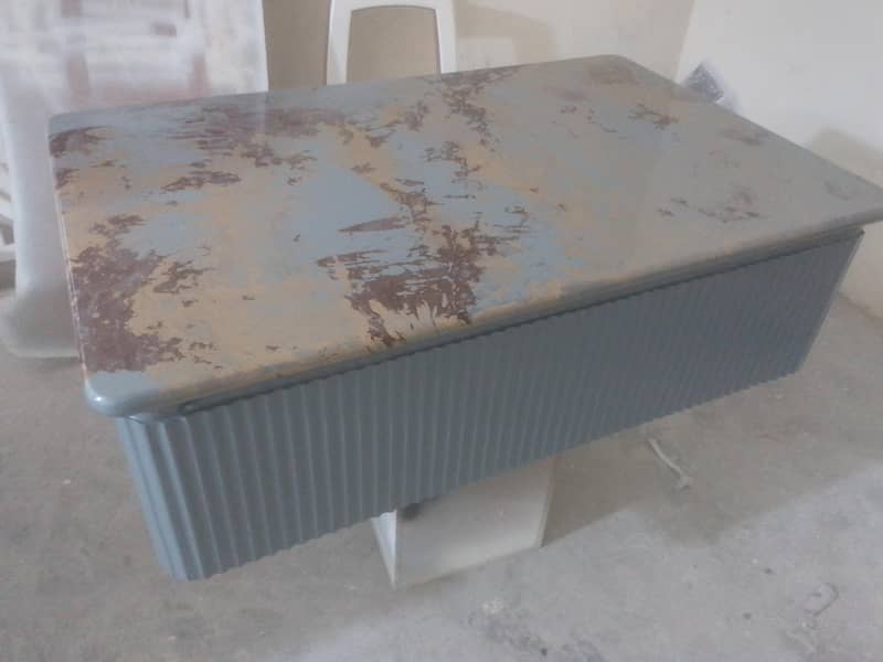 centre tables 0