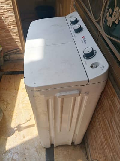 Dryer and washer spinner