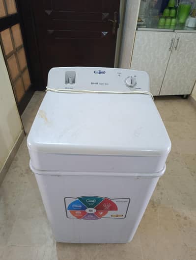 excellent condition spinner dryer for sale