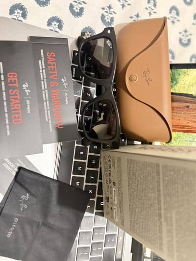 Meta Ray-Ban Smart Glasses, wayfarer, Matte black/polarised gradient