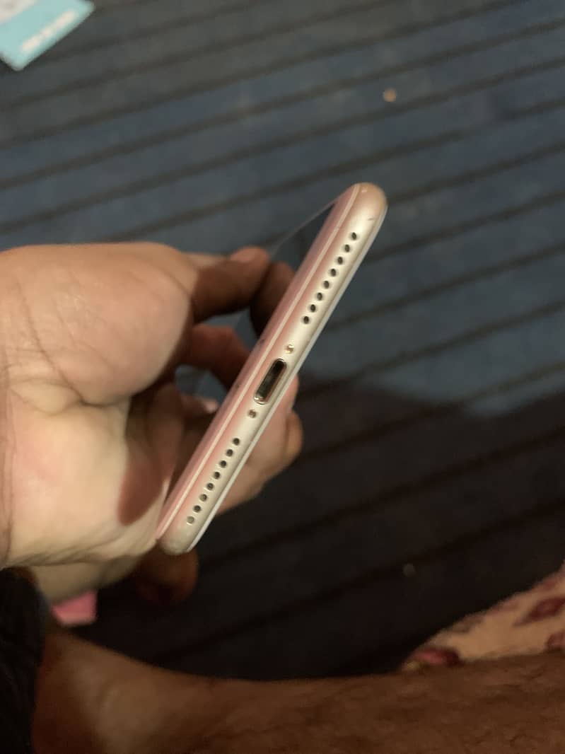 Apple iPhone 7 Plus 4