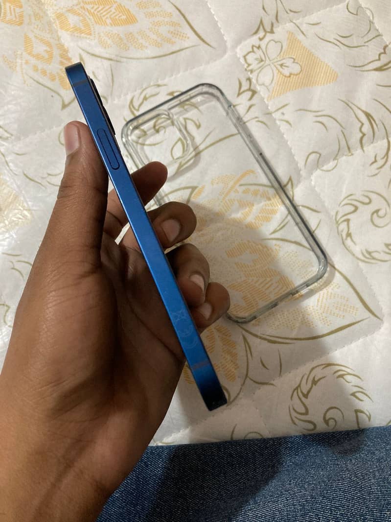 Apple iPhone 12 2
