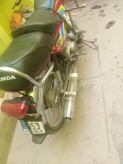 bike ma fil hall kohi kam nahi hy Ache halat ma hy safe guard+Pahidan