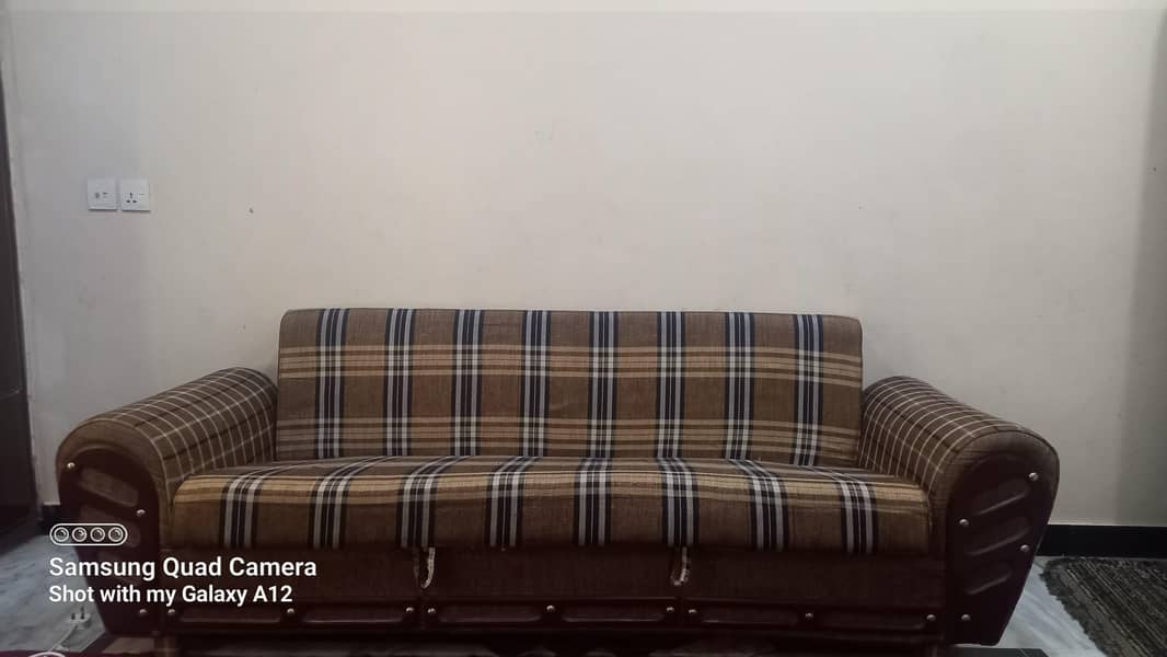 3 seater sofa 0