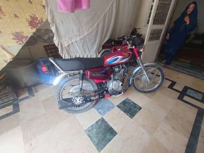 Honda 125 ha all ok ha koi masla nii ha    175k