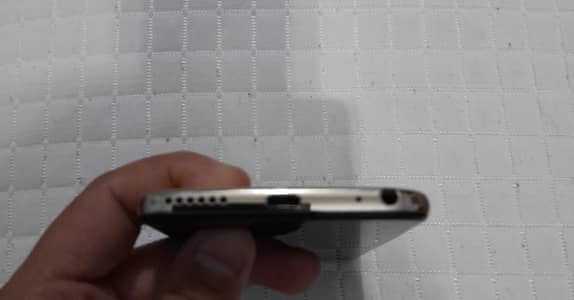 HTC  desire 12