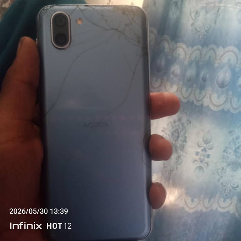 Sharp Aquos R2 1