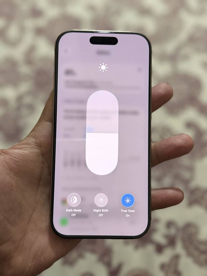 Apple iPhone 16 Pro 10