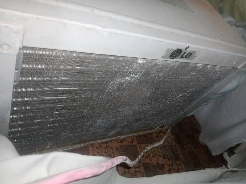 good condition window ac 1