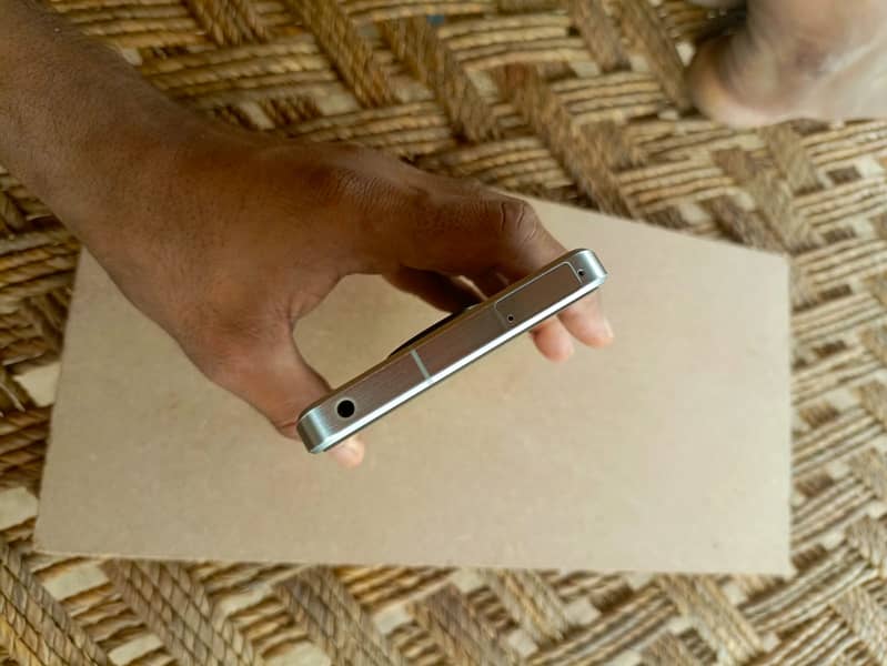Sharp Aquos R7 2