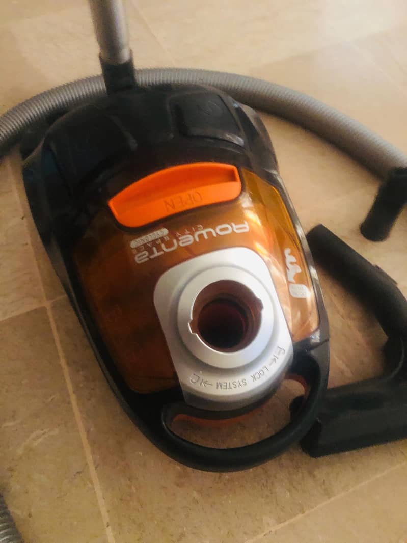 vacuum cleaner 1