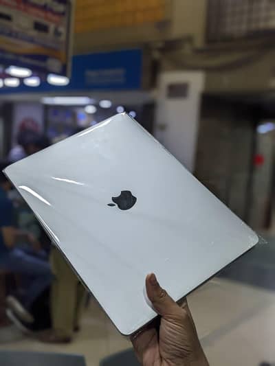 MacBook Air M1 (Fresh Condition) – Multiple Variants Available