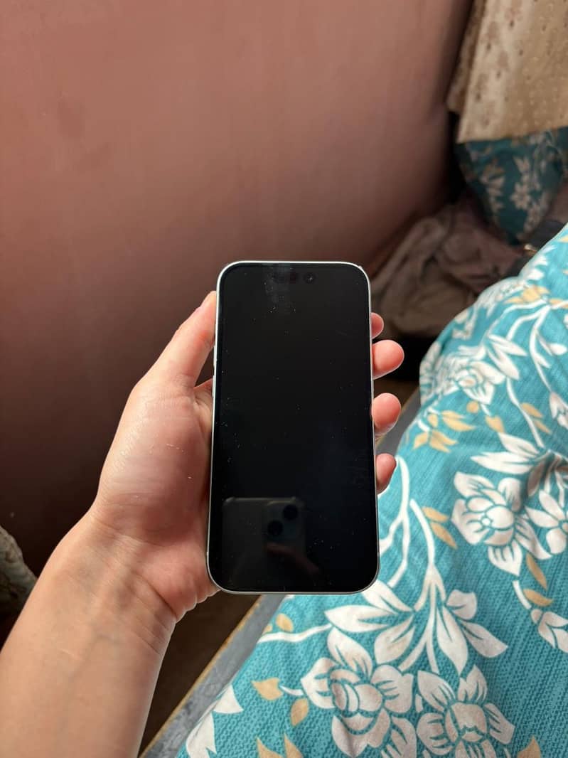 Iphone 15 JV 5