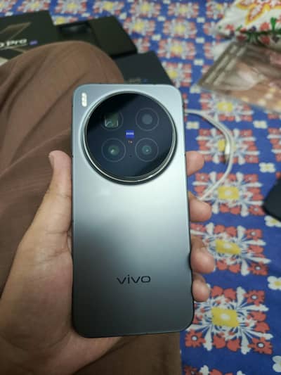 Vivo x300 pro 512 gb 16gb ram with VIP card, box and vivo earbuds