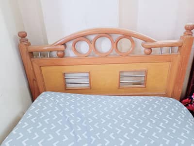 Oak wood single bed