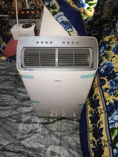 Ac 15 by 15 room k Liya bohat fast ha arjant sale 220 waat ha