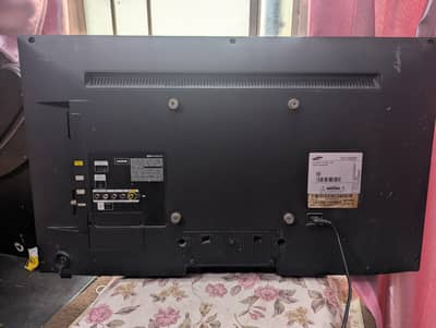 Samsung tv 32inches with wall stand