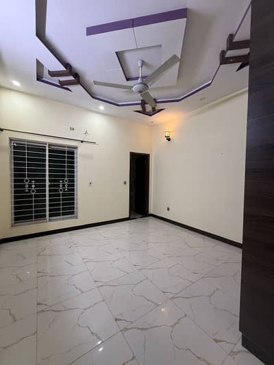 UPPER PORTION FOR RENT IN EDEN BOULEVARD SOCIETY COLLEGE ROAD