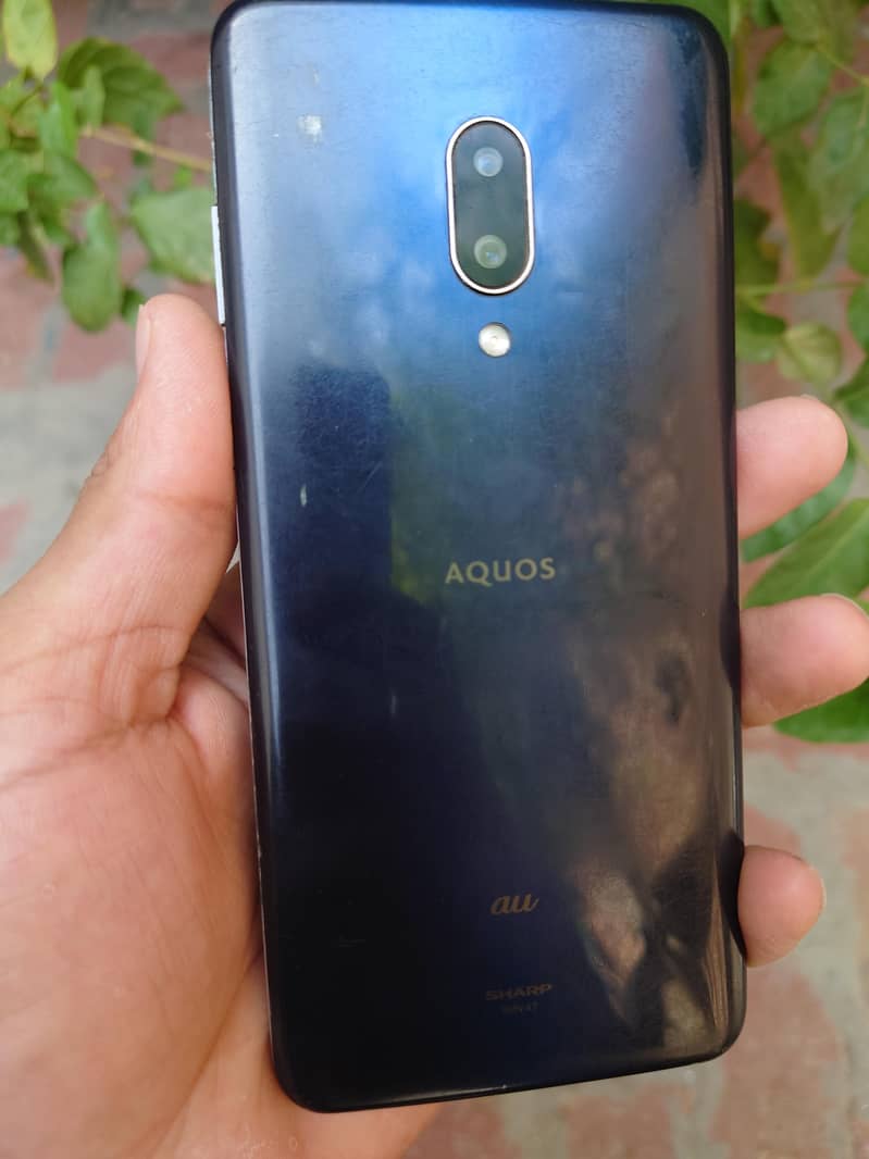 Sharp Aquos zero 2 5