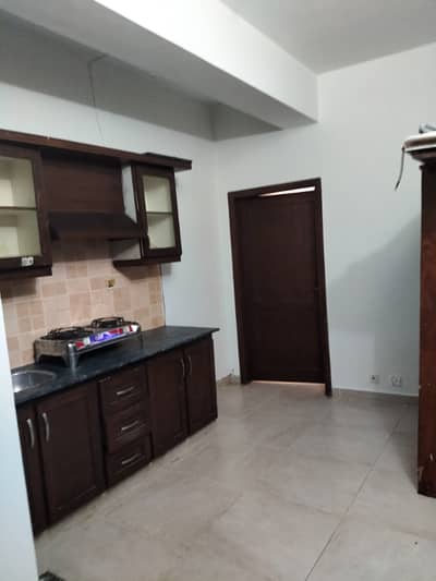 One bedroom unfurnished flat available for rent in E11 2