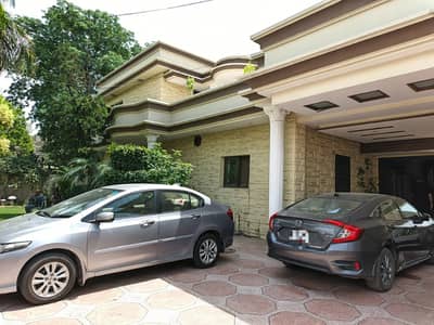 2 Kanal Double Storey VIP House in A1 Society Township LHR