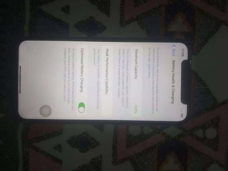 Apple iPhone X 4
