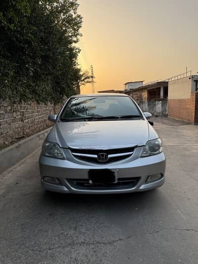 Honda City IDSI 2006 family Car kept with care