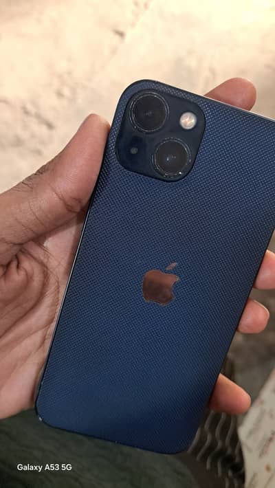 Apple iPhone 13