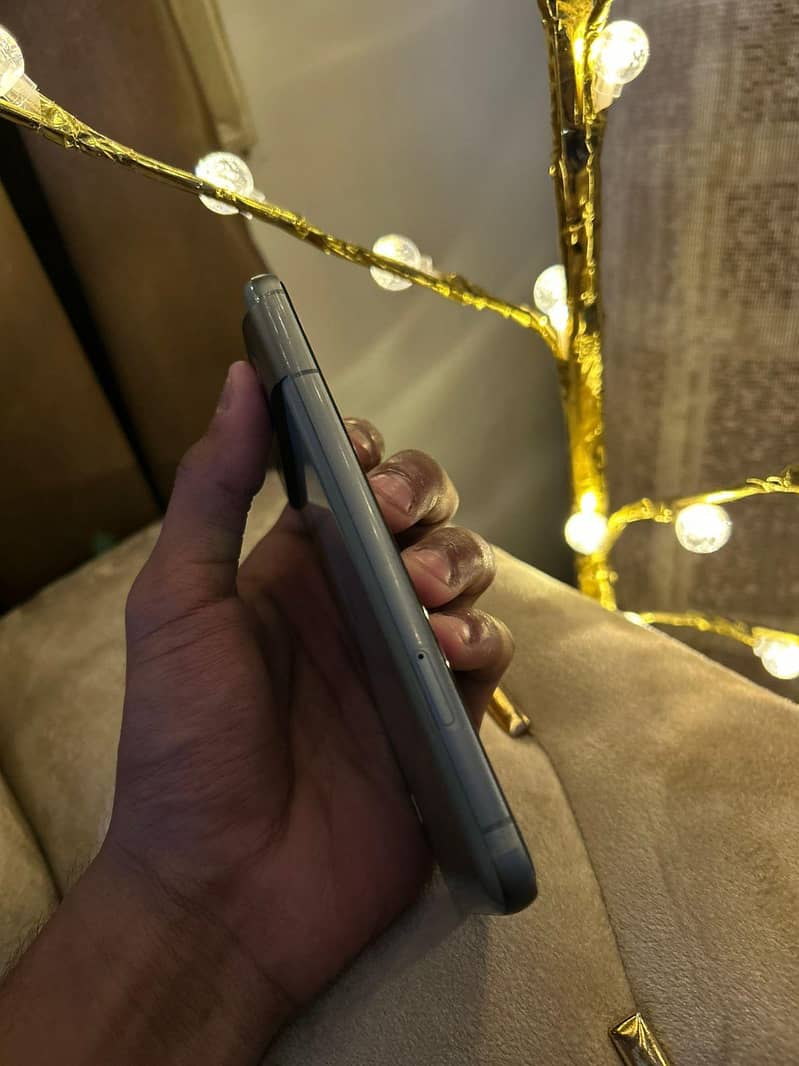 Google Pixel 8 5