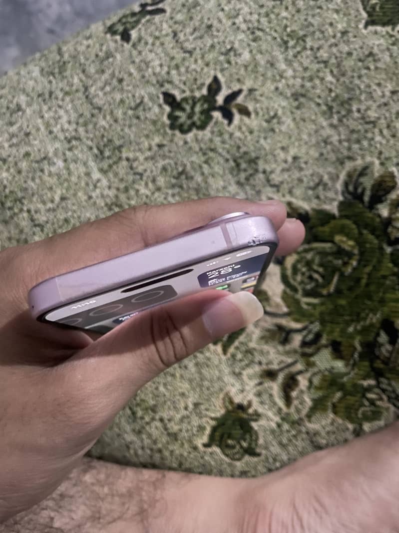 Apple iPhone 15 6