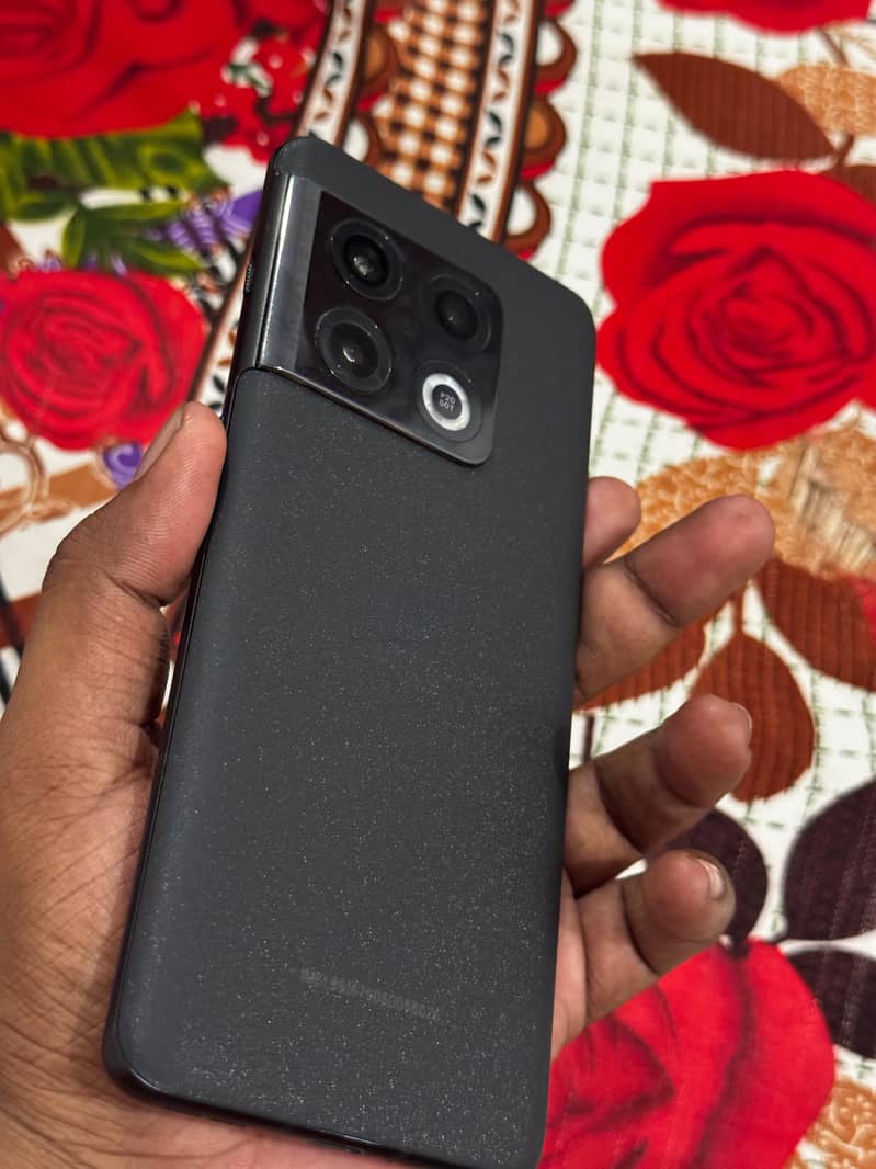 One Plus 10 Pro 3