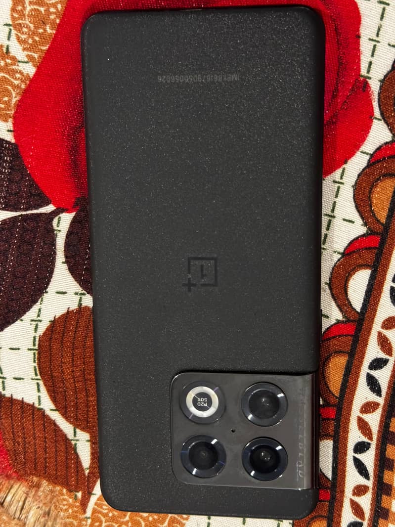 One Plus 10 Pro 6