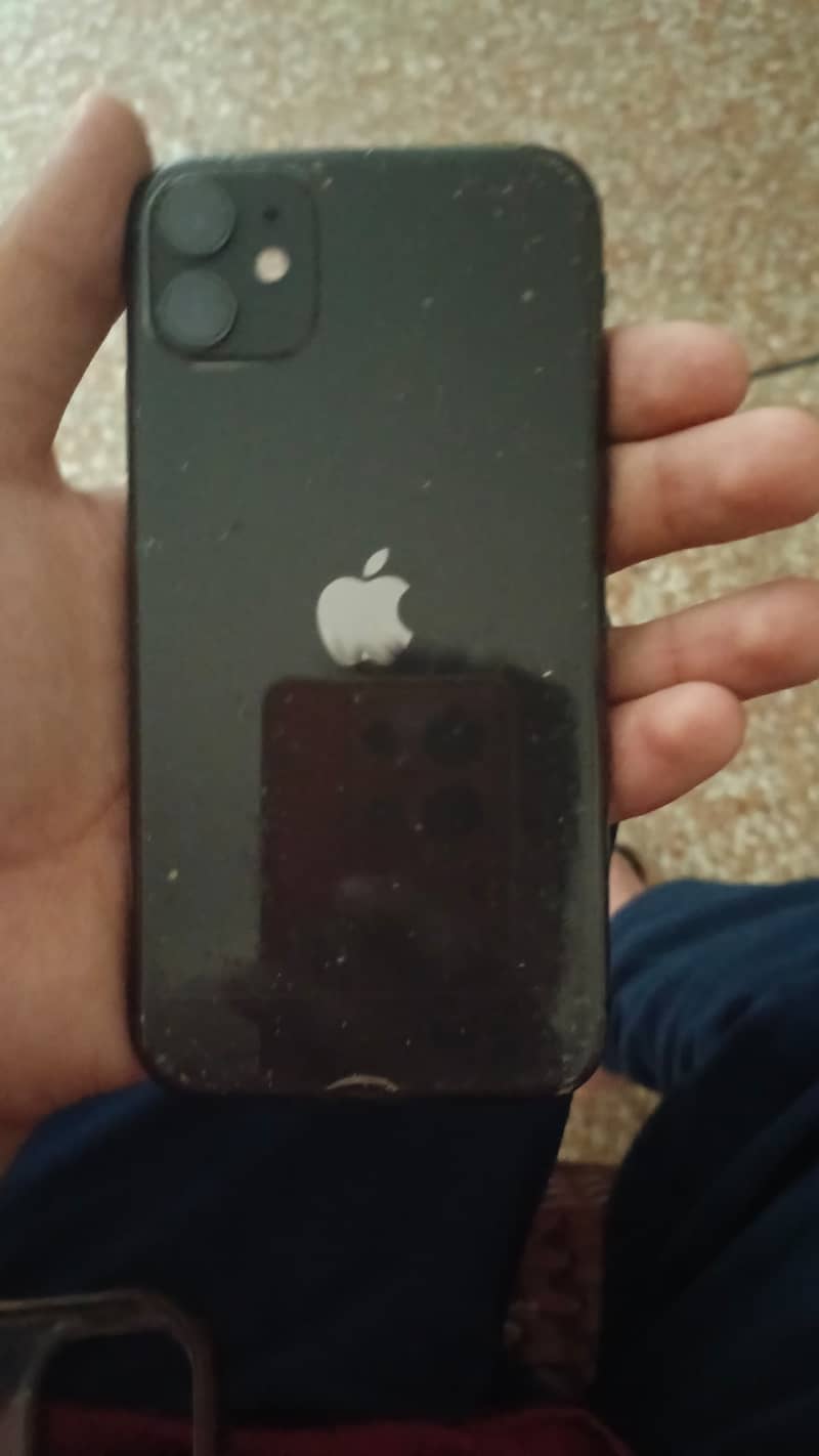 Apple iPhone 11 4