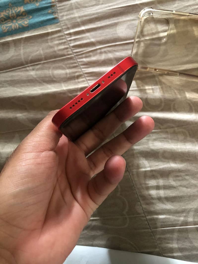 Apple iPhone 12 4