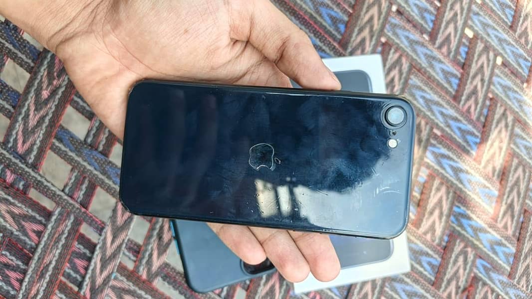 iPhone SE 3 2