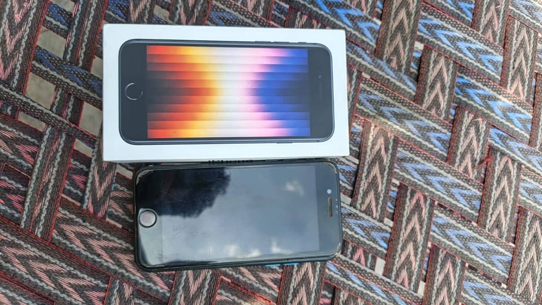 iPhone SE 3 5