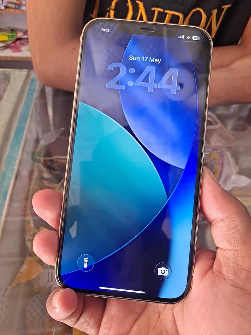 Iphone 12pro max 3