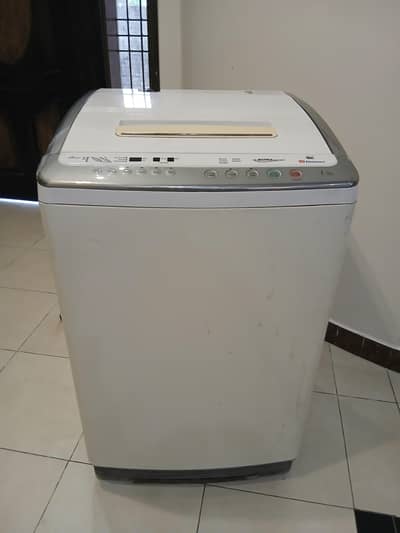Dawlance full size automatic washing machine