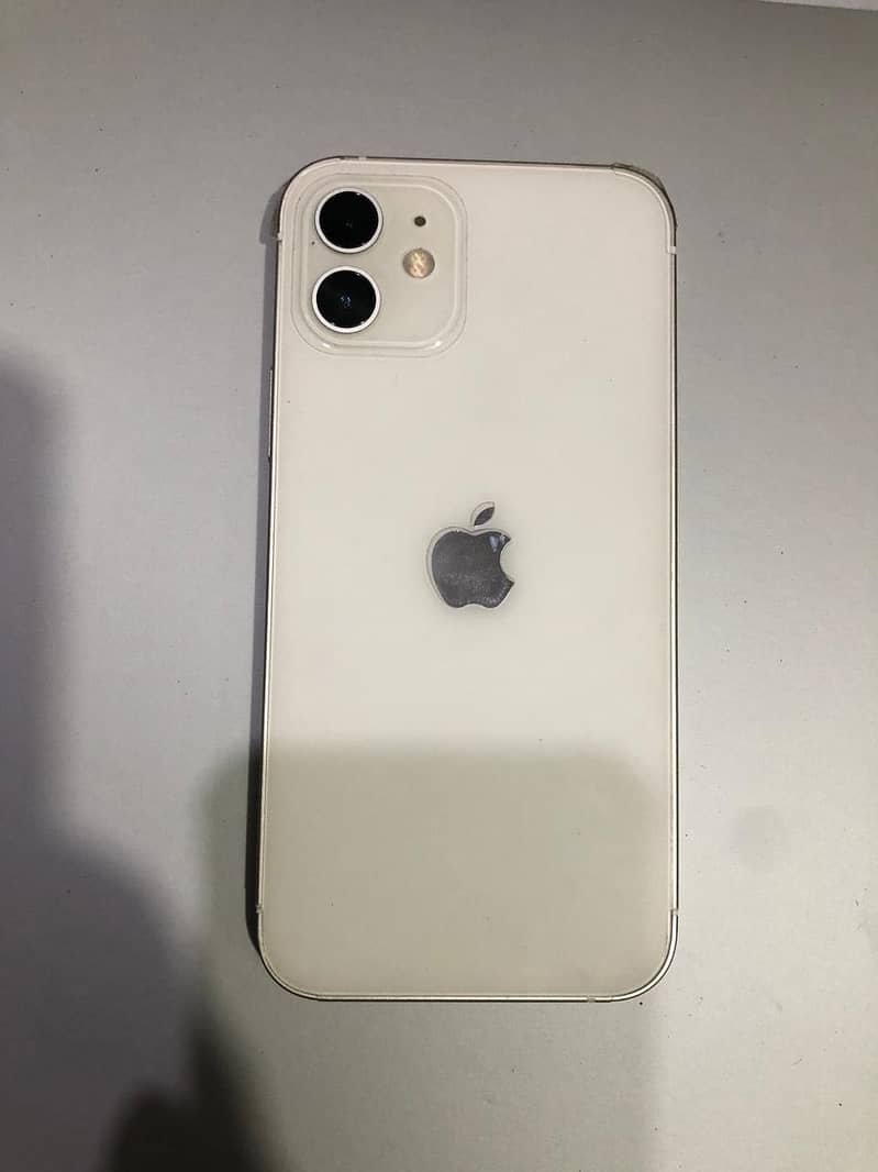 Apple iPhone 12 4