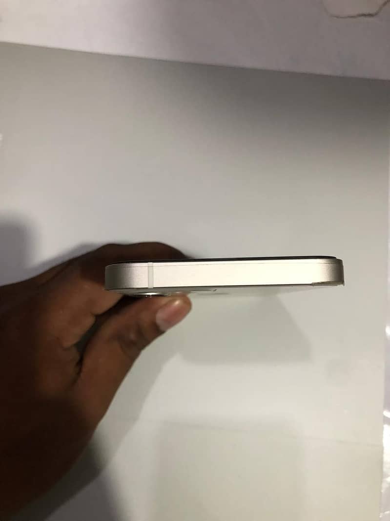 Apple iPhone 12 7