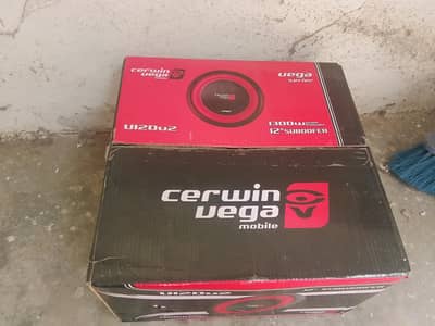 rock star  amplifier and cerwinvage bass with box and complete wiring