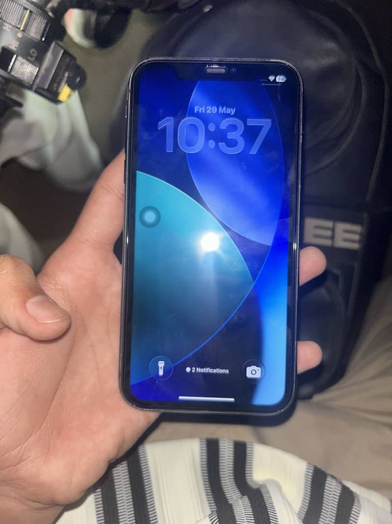 Apple iPhone 11 4