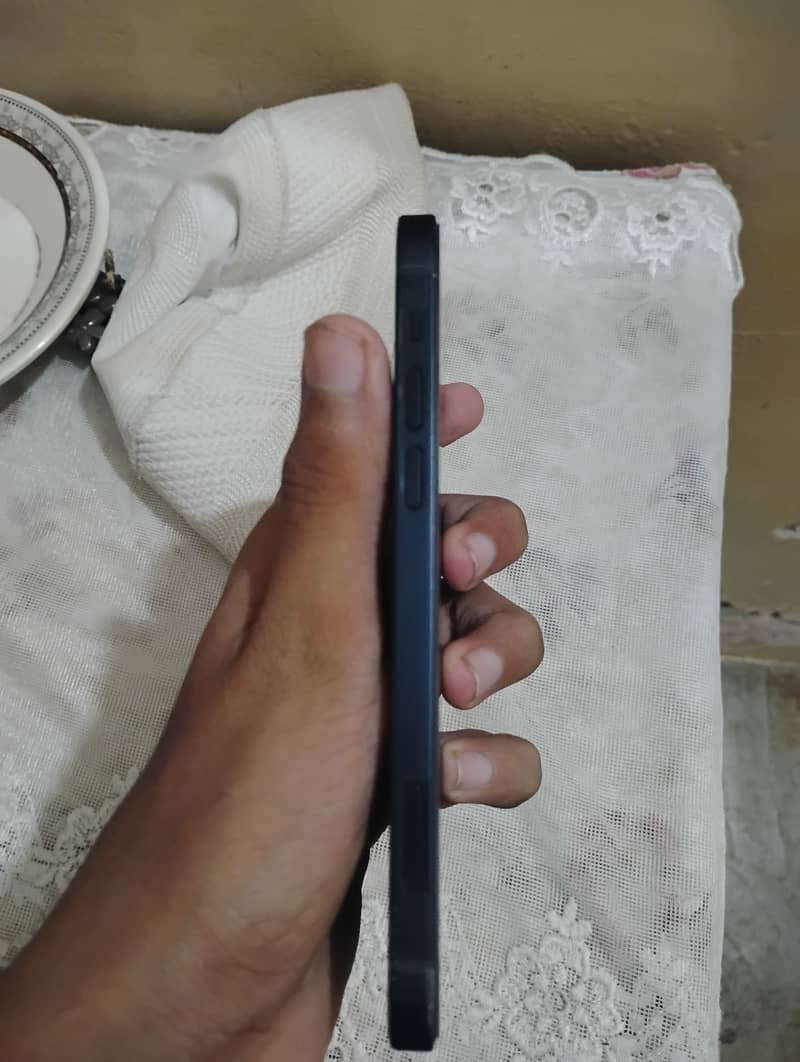 Apple iPhone 12 2