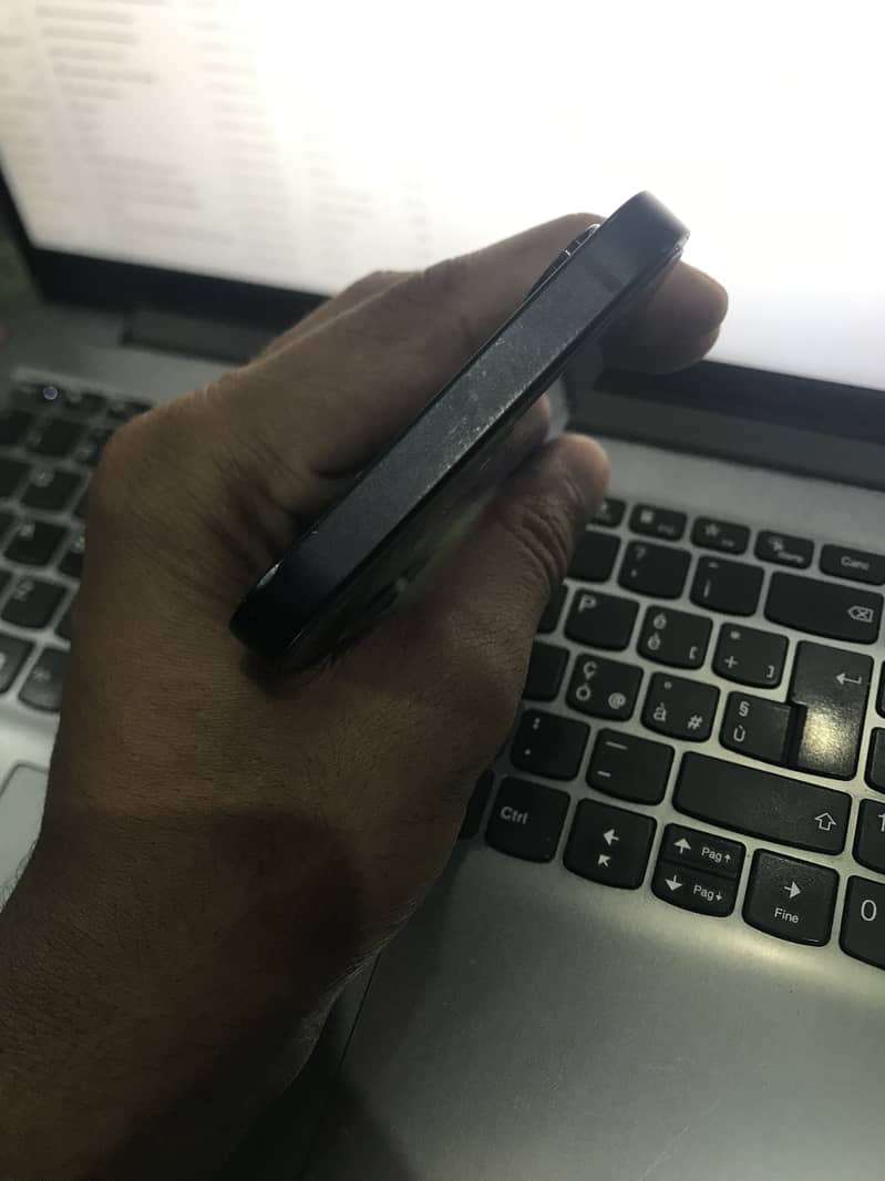 Apple iPhone 12 1