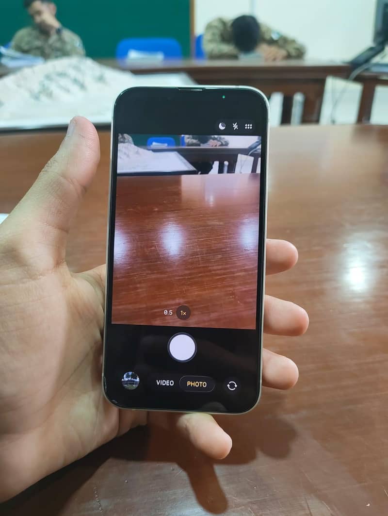 Apple iPhone 13 7
