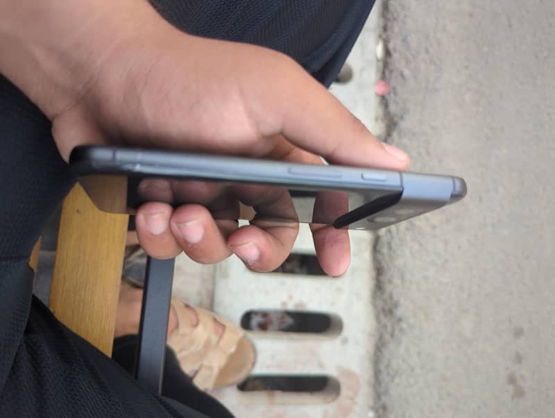 Google Pixel 8 2