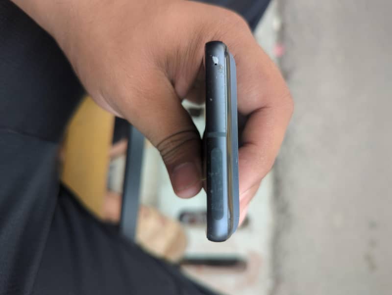 Google Pixel 8 4