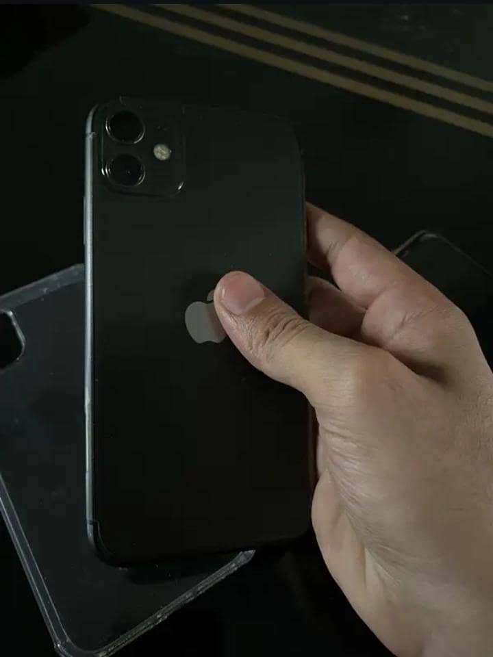 Apple iPhone 11 3