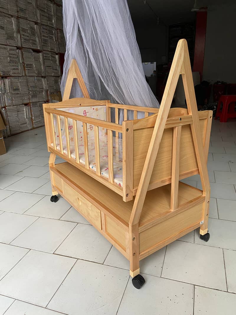 Cradling swing Cot 3